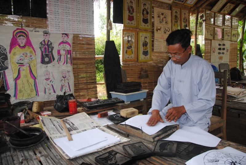 Vẽ tranh làng nghề truyền thống